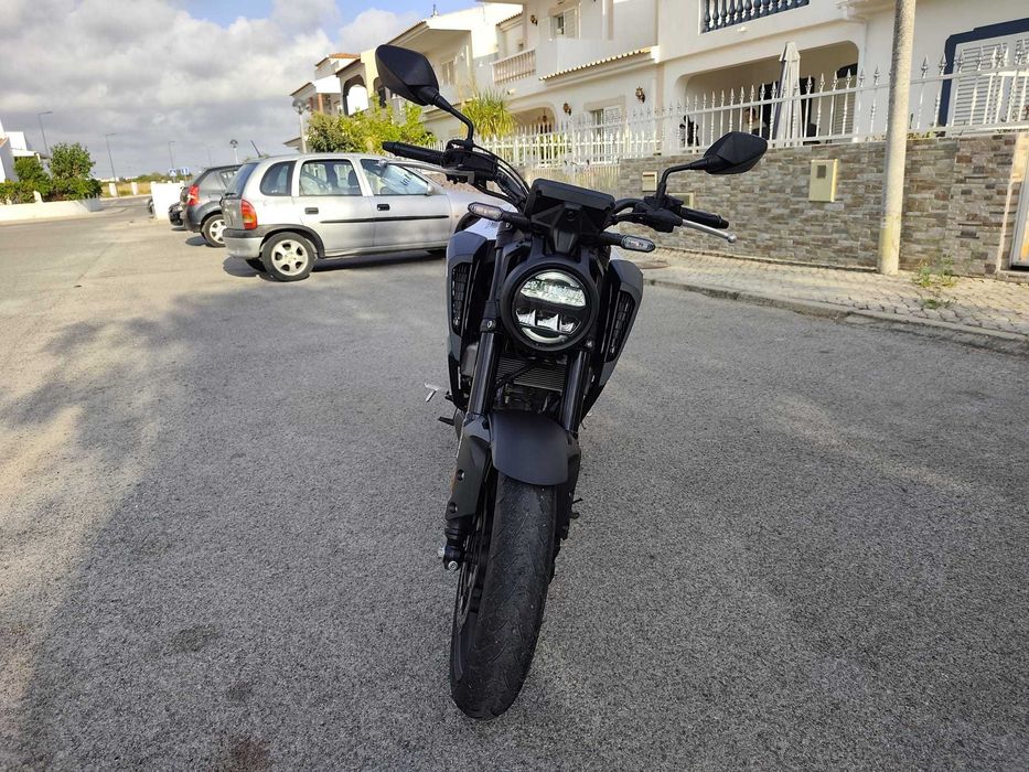 Honda CB125R 2024 9.500 km Impecável