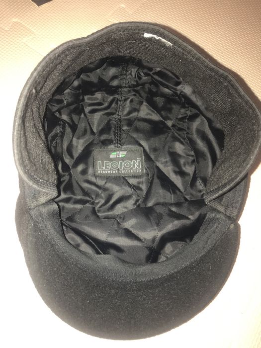 Кепка  деми из кожи и шерсти б/у  - набором.