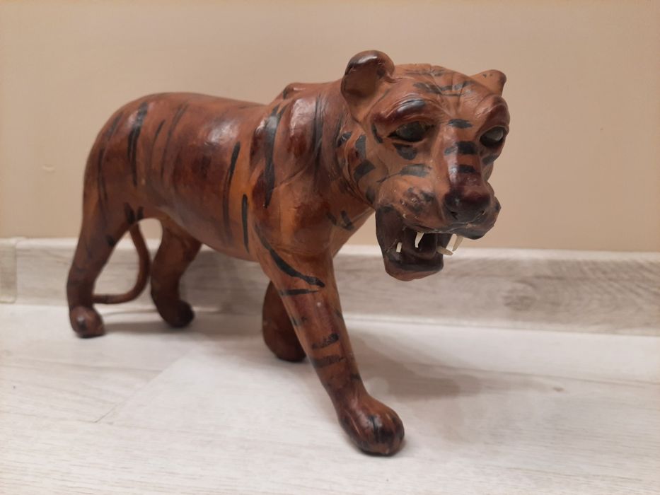 Tygrys wykonany ze skóry