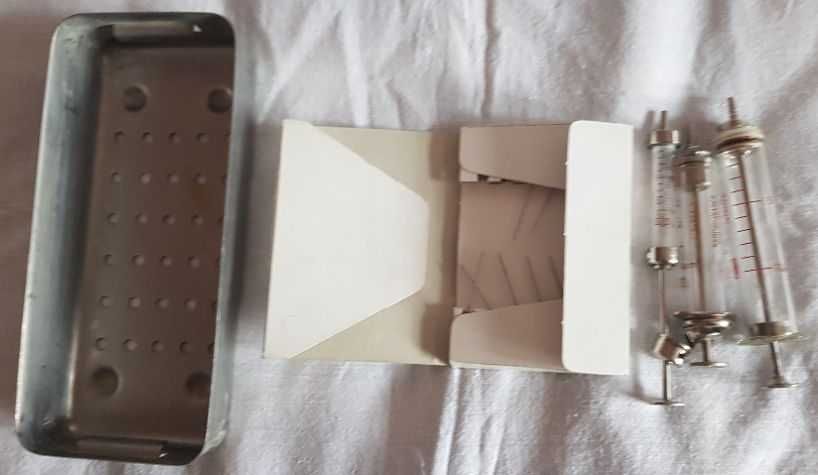 Колекція Ртутні термометри банки шприци грілки жгут СРСР