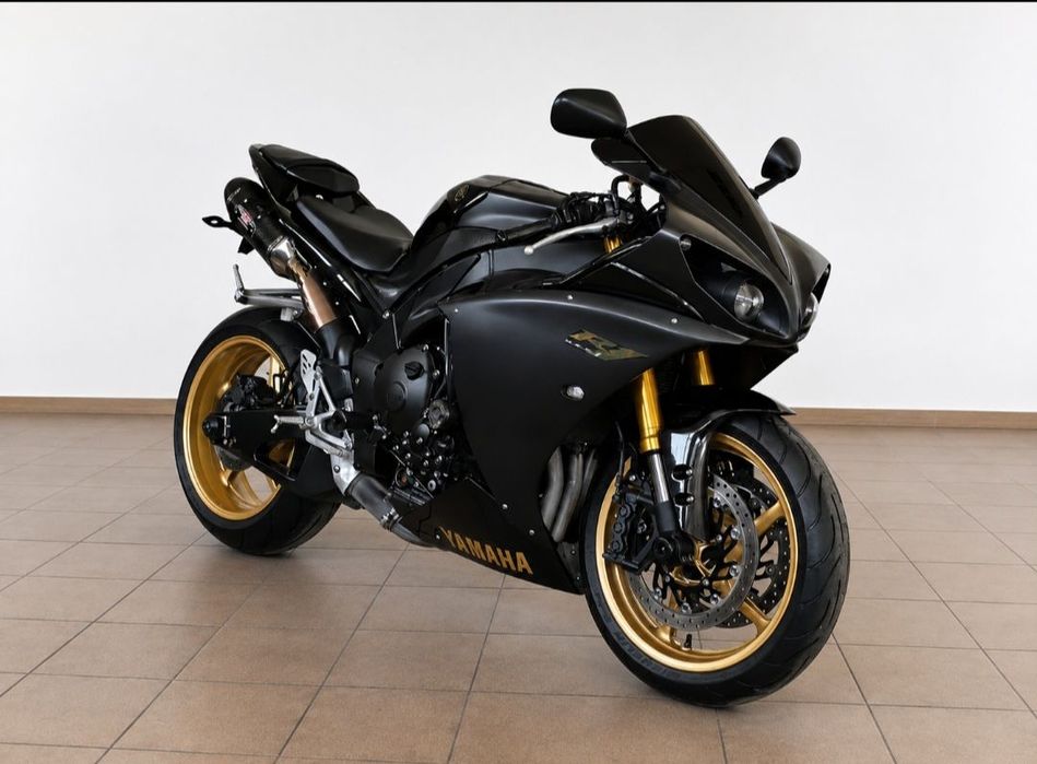 Yamaha R1 RN-22 | Zadbana | Yoshimura | Niemcy | 34 450 km | Czarno-złota