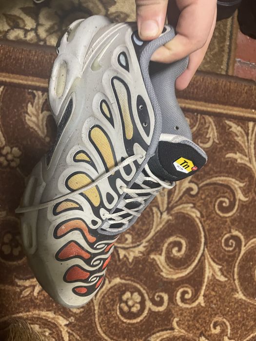 Продам Кросівки чоловічі Nike Air Max Plus Drift Shoes Grey FD4290-002