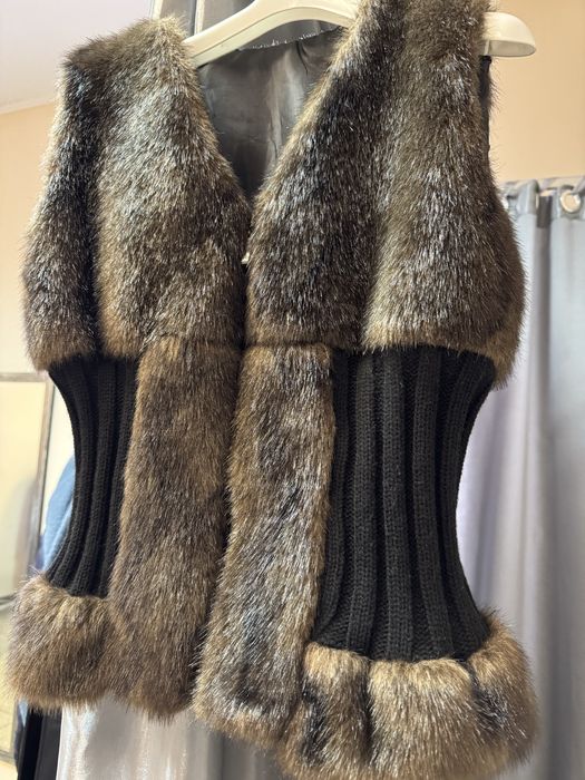 Меховая теплая  жилетка