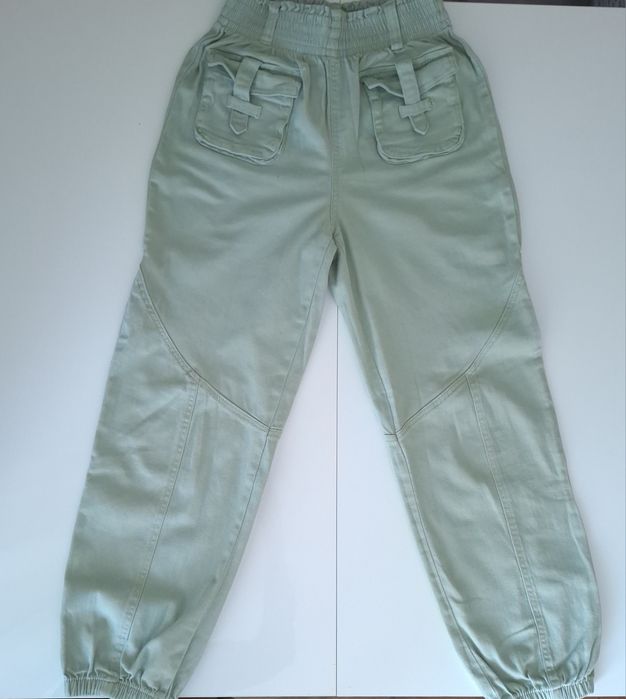 Spodnie Reserved 152