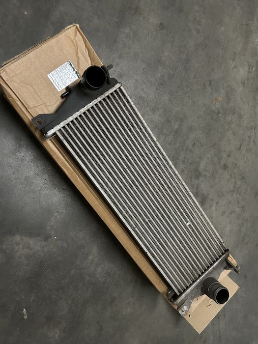 Radiador intercooler Land Rover Defender Td5 Parque das Nações • OLX Portugal