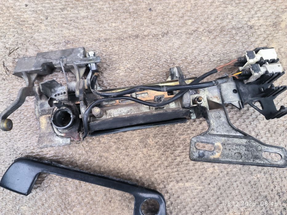 Ручка водительской двери дорест BMW E34 з накладкою