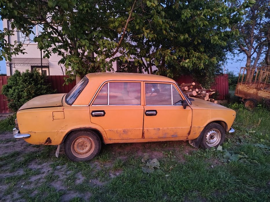 Продам авто на ходу , треба трохи докласти рук , а так їде .
