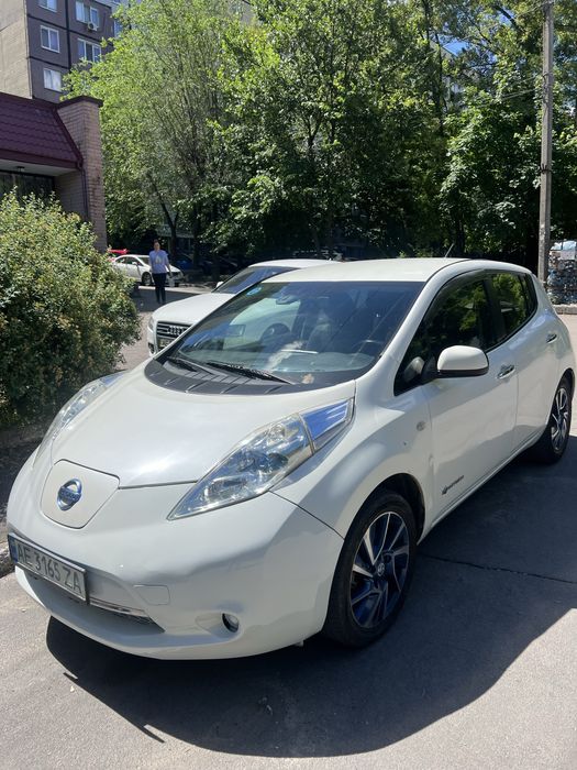 Аренда авто 30 кВт (!) электро Ниссан Лиф leaf