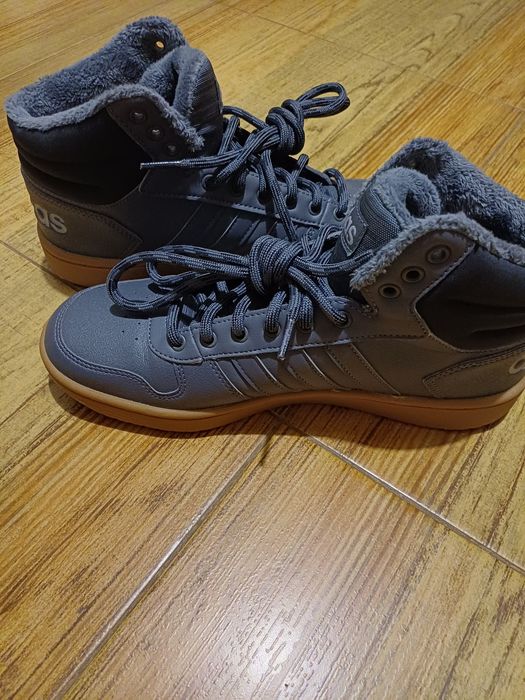 Хайтопи,  взуття Adidas
