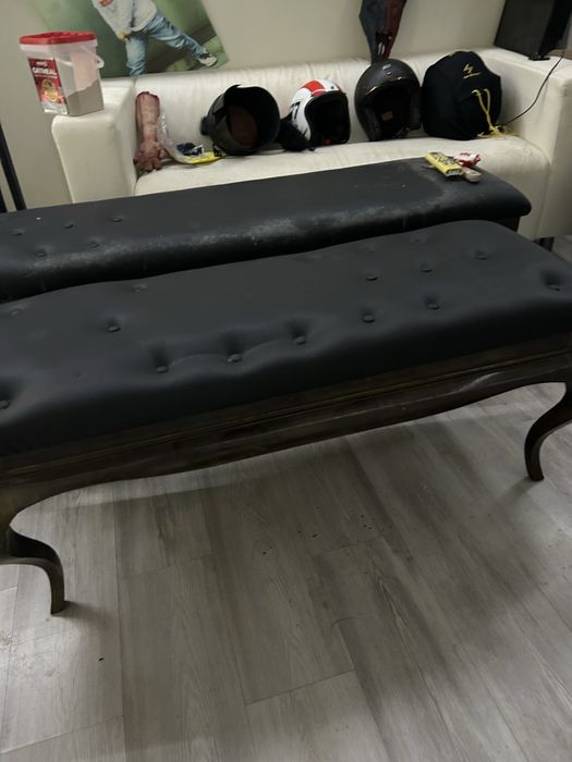 Banqueta preta usada