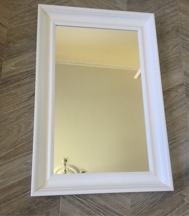 Białe lustro Ikea 60 na 90 cm