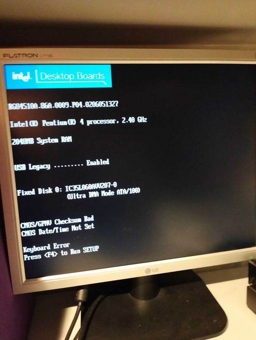 Computador desktop com monitor