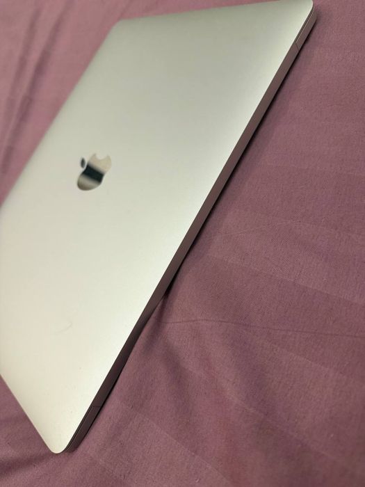 MacBook Air M1 13 8/512gb