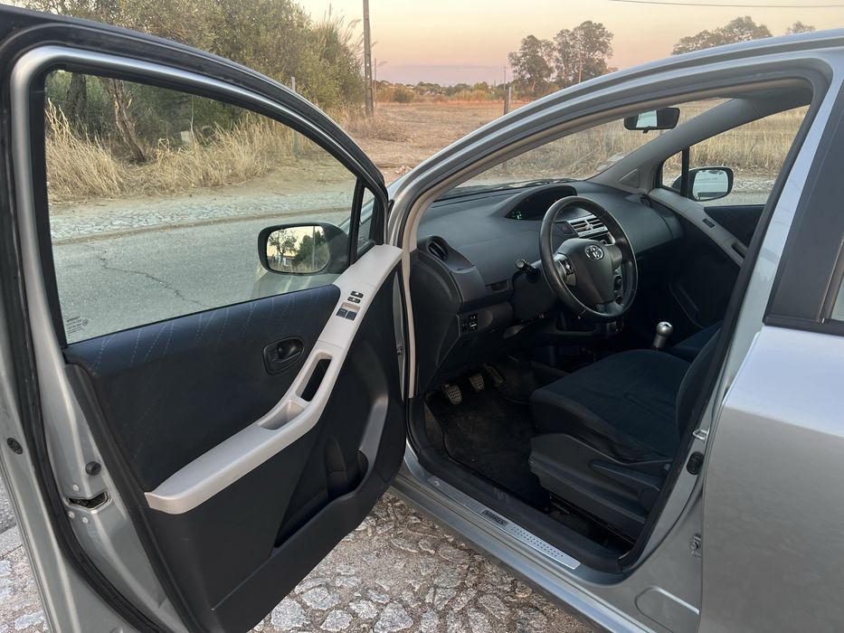 Toyota Yaris 1.0 VVT-i AC Manual