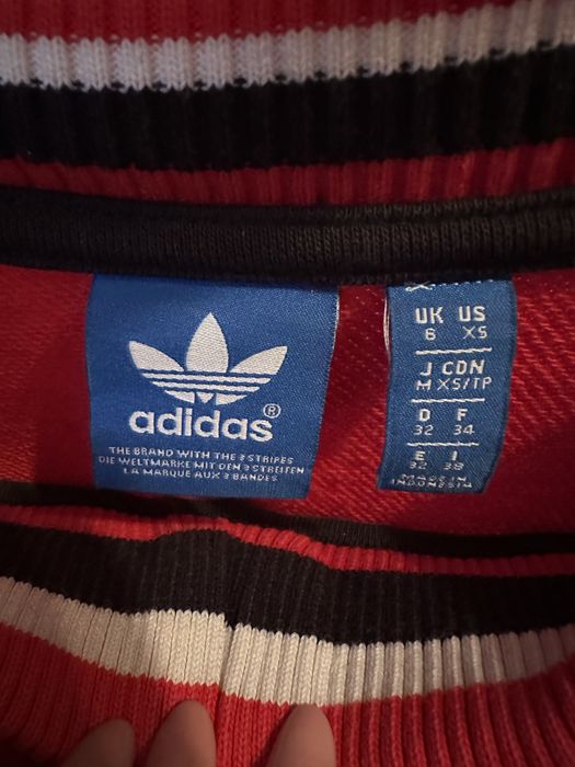 Жіночій спортивний костюм adidas розмір с