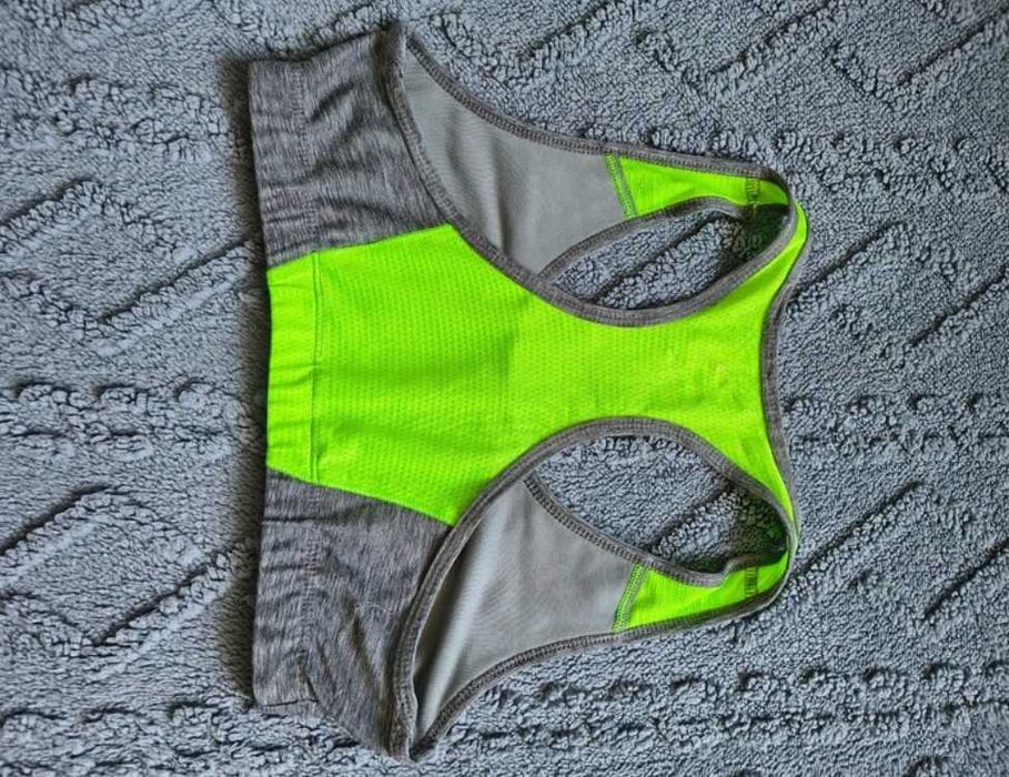 Top stanik szary sportowy z zielonymi elementami #grl.pwr