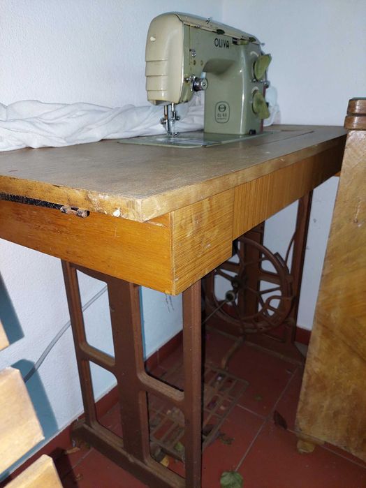 Máquina de costura "Oliva CL 62"