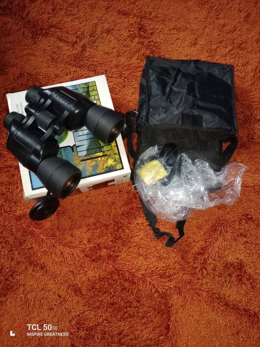 Binóculos novos ainda em caixa, tenho muitos,20€ cada um.