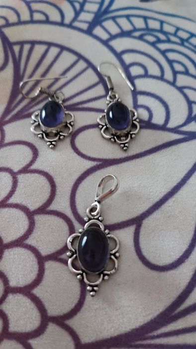 Brincos e pendente,,agata roxa.Novos.