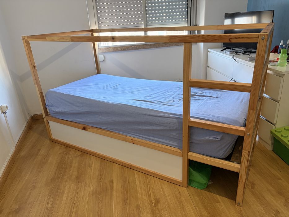 Cama KURA reversível + colchão