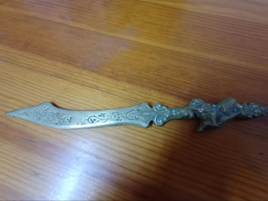 Corta papéis Arte Nova