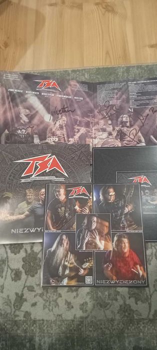 TSA - NIEZWYCIĘŻONY - winyl z autografami