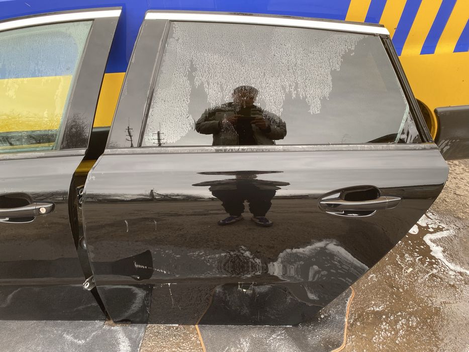 Ліва дверька Пежо 508 sw