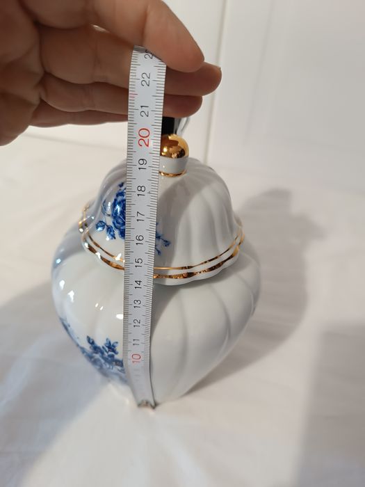 Pote Porcelana. Branco Azul e Dourada. Spv.. 20 cm.