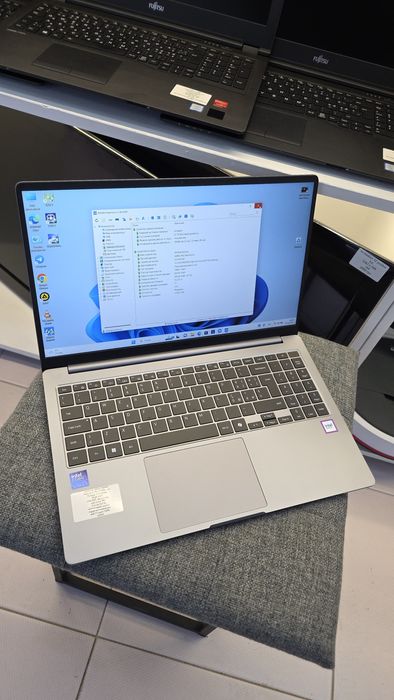 Samsung Galaxy Book5 ultra 7 255  32gb 1tb