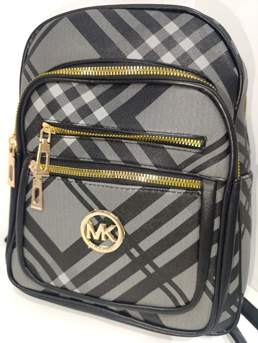 Mochila nova super confortável