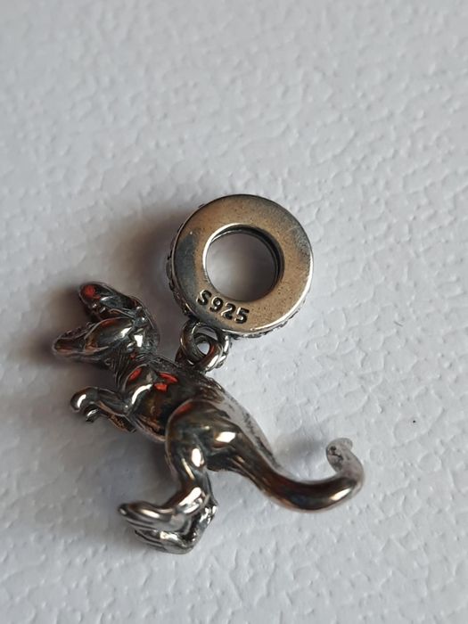 Srebrny charms dinozaur T-rex