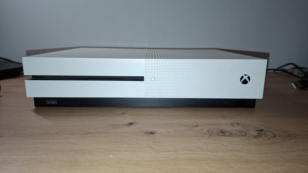 Sprzedam Xbox One S