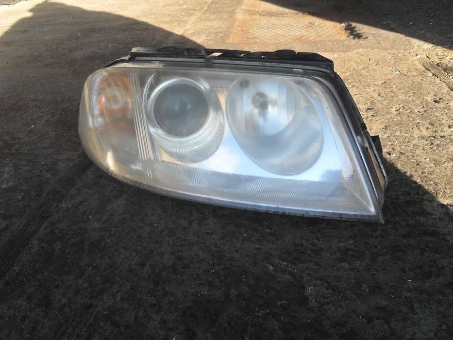 VW Passat B5 FL Lampa przednia pasażer