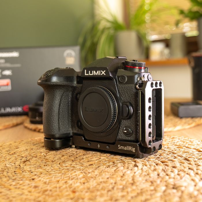 Panasonic Lumix G9 + 12-32mm / 25mm / baterie i klatka