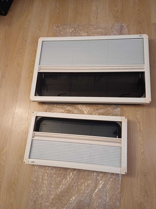 Okno uchylne w ramie   90x55  przyczepa kempingowa kamper