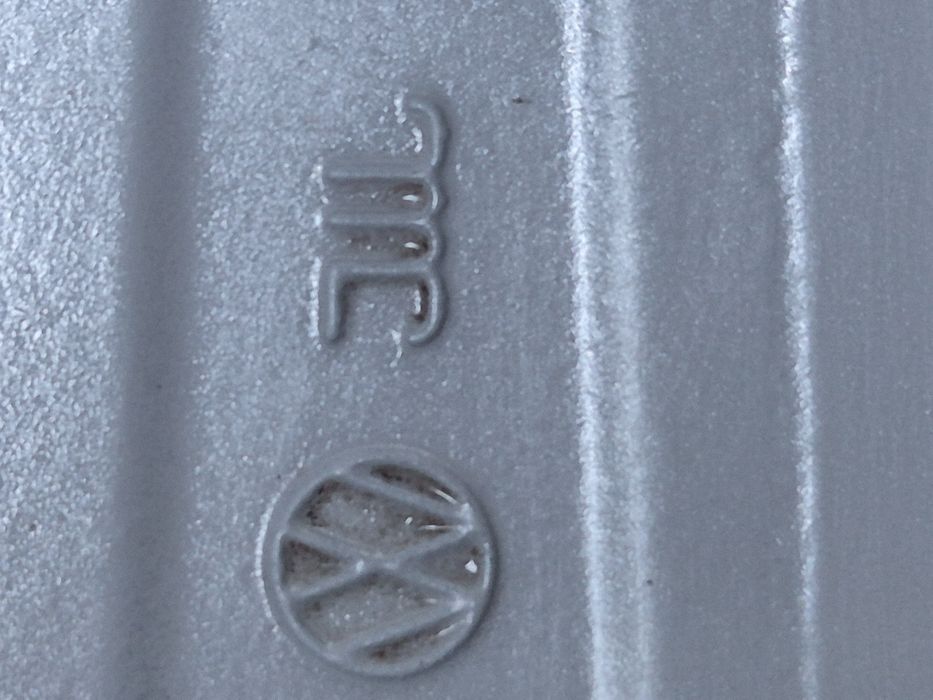 Продам комп.оригин.дисків VOLKSWAGEN  R16 5x112