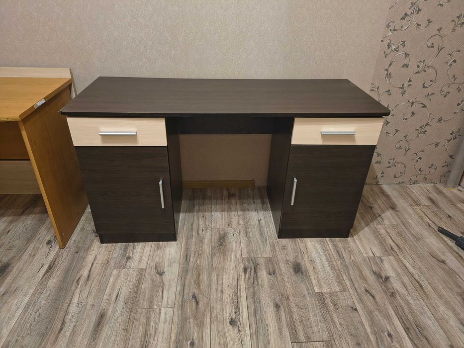 Стіл двутумбовий