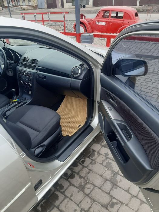 Продам авто Mazda 3