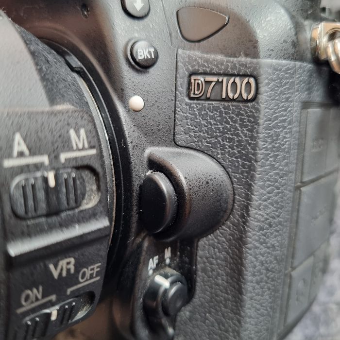 Aparat Lustrzanka Nikon D7100 Objekywy Lampa Reporterska