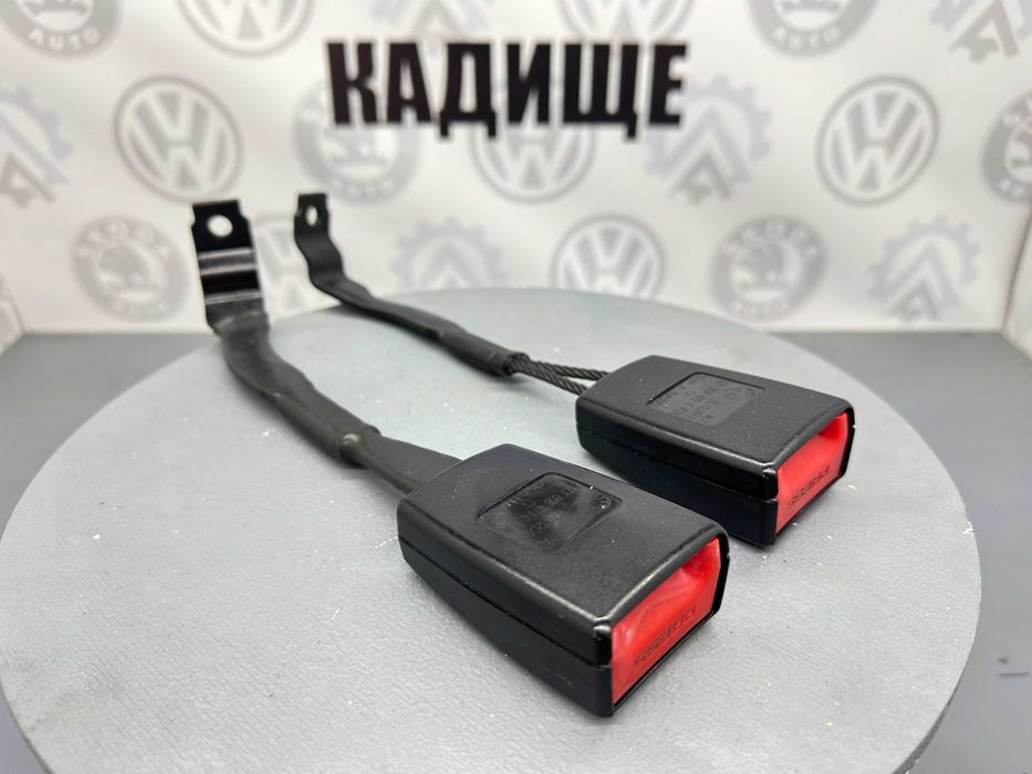 Замок ремня безпеки Гольф Пасат б6 Октавія А5 Тоуран Кадді