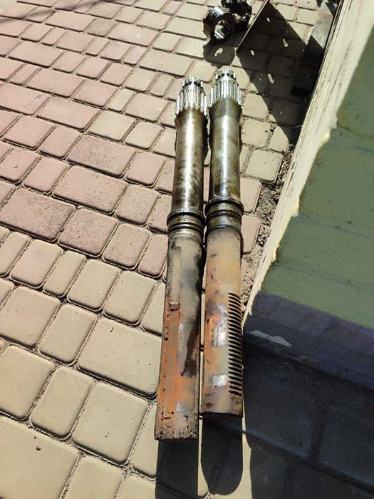 Продам полуоси и механичну блокировку на мтз 80 в нормальном состоянии