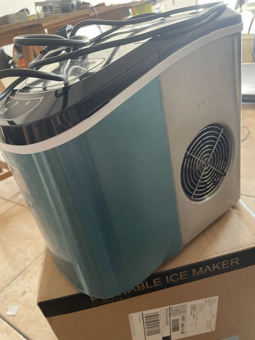 Maquina de Gelo pouco uso