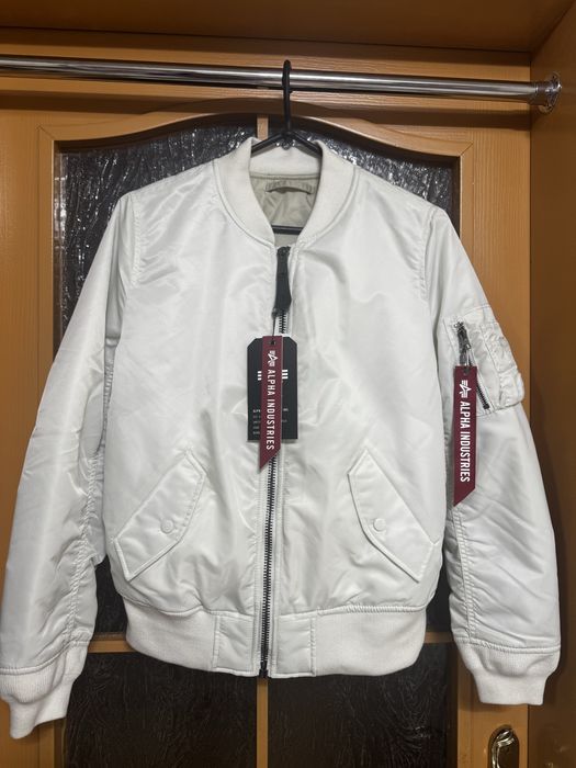 Новий бомбер Alpha Industries MA-1