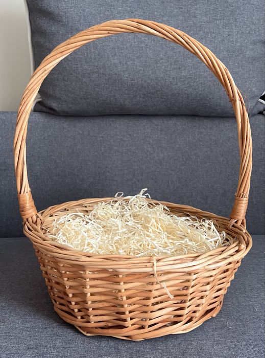 Корзини з лози з наповнювачем