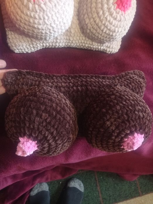 Подушка грудь на подарок