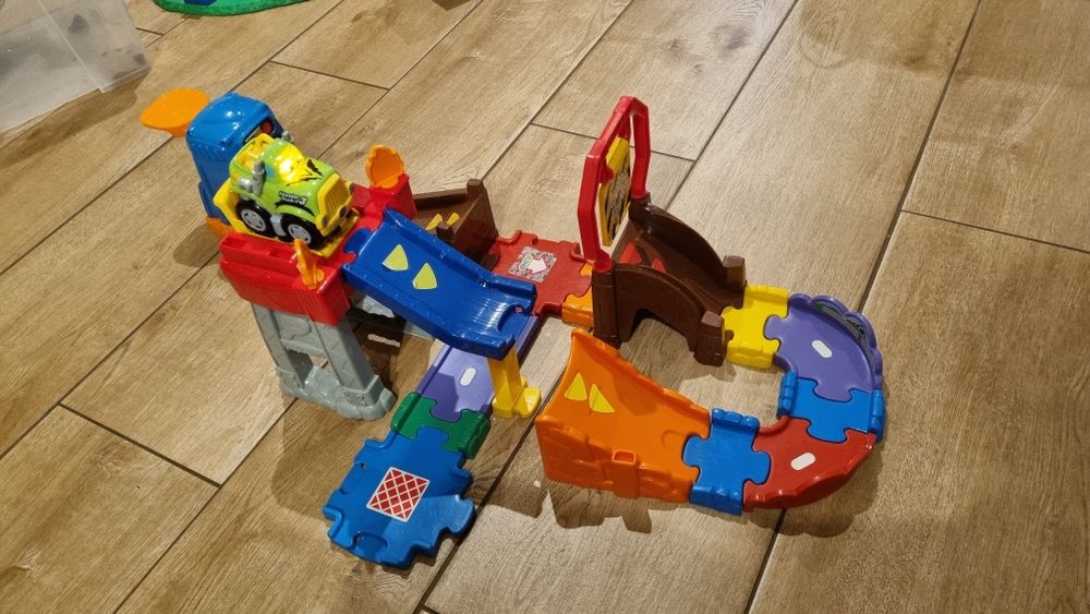 Vtech Tut Tut Autka zestaw kaskaderski