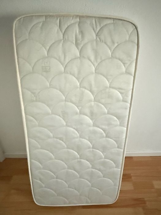 Colchao 120x60 praticamente novo