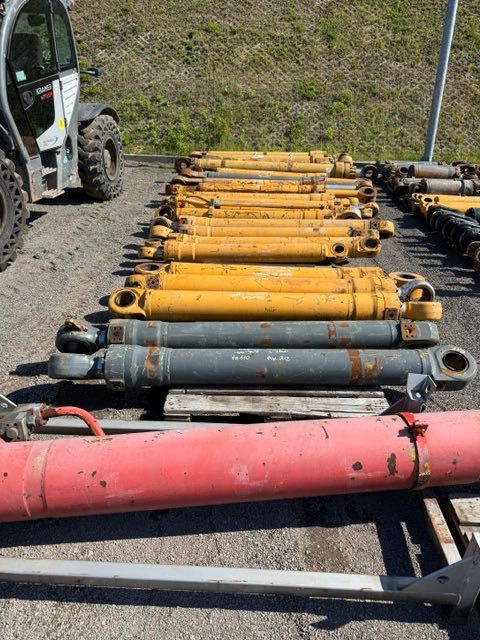 siłownik hydrauliczny przemysłowy L 1000 MM UŻYWANY