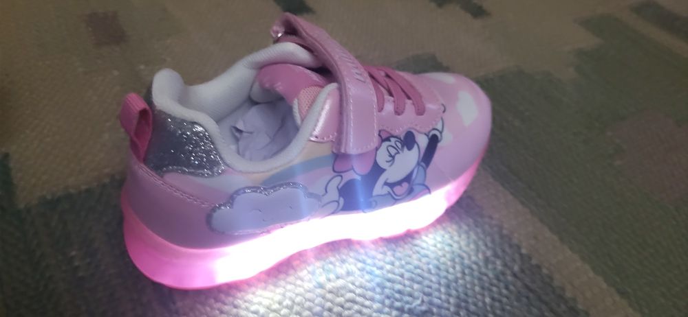 Sapatilhas Minnie com luzes originais