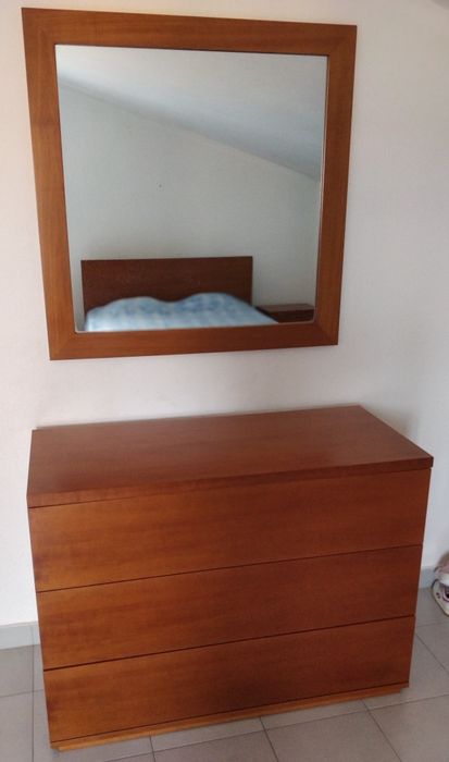 Quarto de Cama - Cama c/colchão () + Mesas Cabeceira + Cómoda Gavetas + Espelho